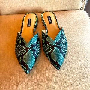 Size 7 1/2 women’s Nine West Turquoise Shoes